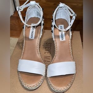 Steve Madden McKenna White size 6